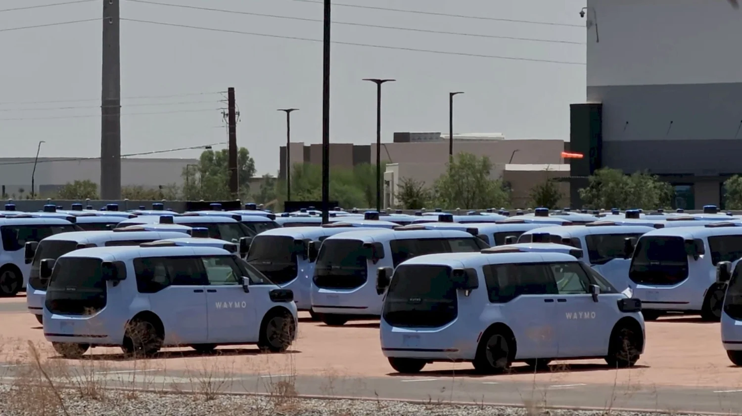 Waymo импортировала в США более 3200 роботакси Zeekr, несмотря на пошлину 102,5%