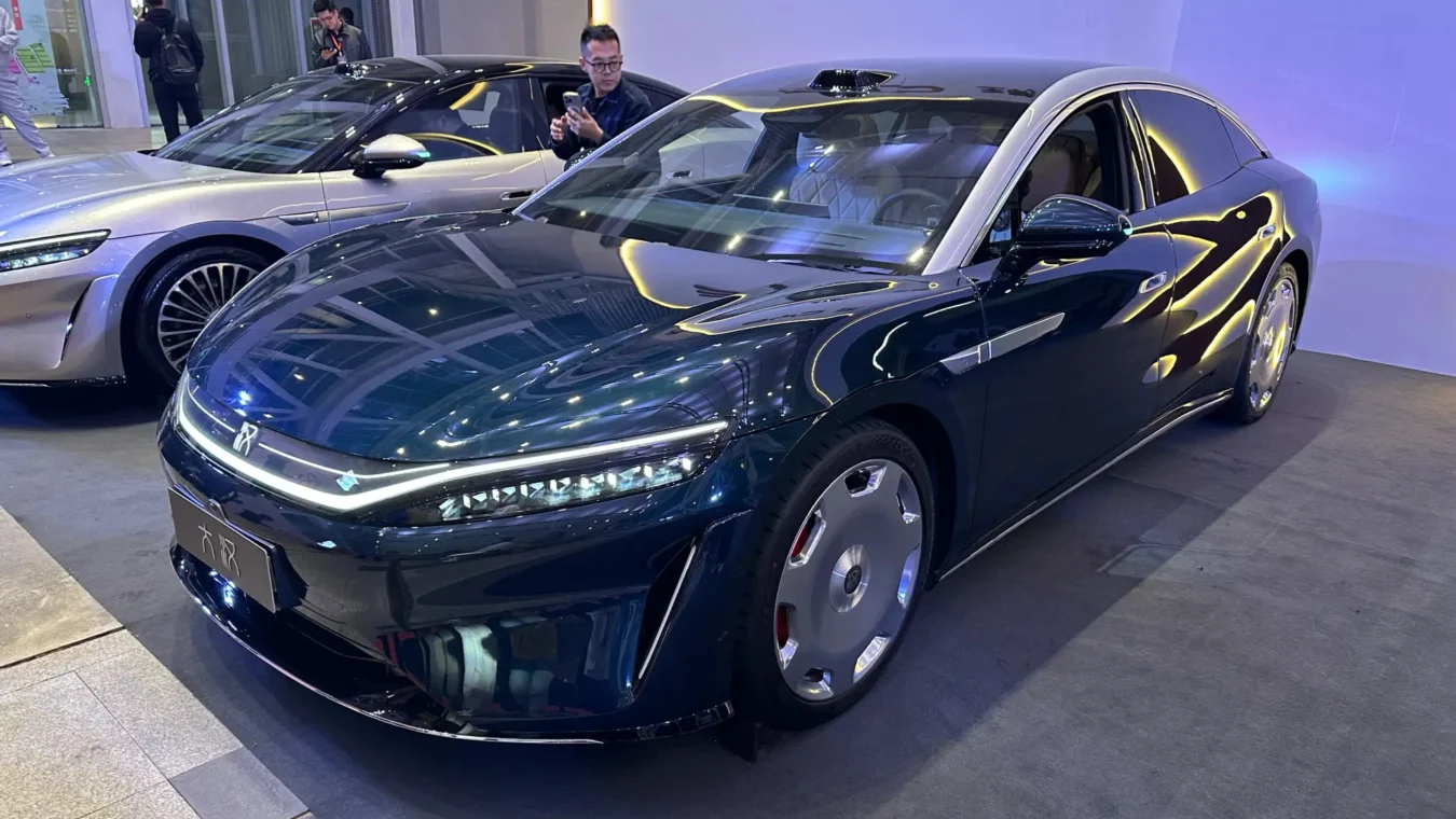BYD представил флагманский седан Da Han EV: запас хода 1008 км и зарядка за 9 минут