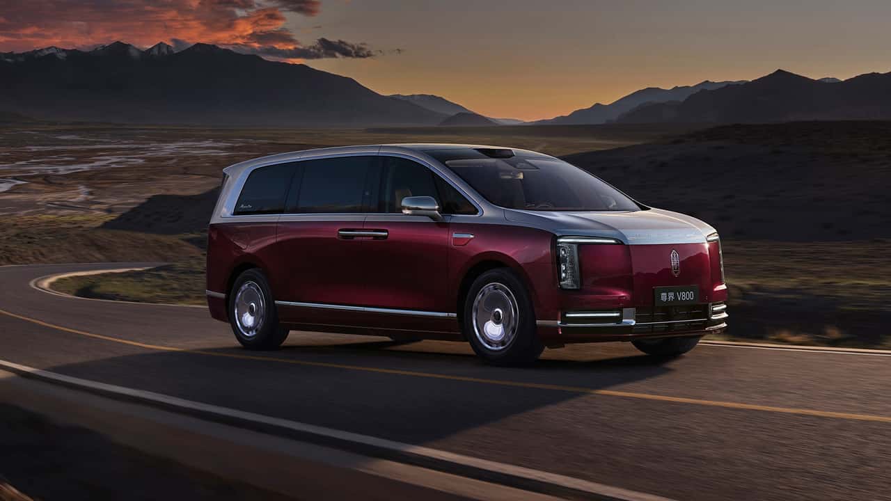 Роскошный минивэн Maextro V800 за $150 000 провалил тест на торможение: педаль тормоза не выдержала экстренного замедления