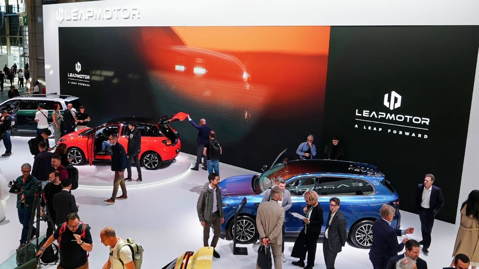 Leapmotor запустил производство B10 в Испании и показал в Европе модель A05